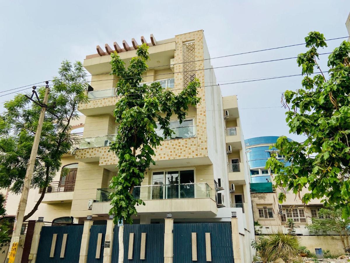Bluo 1Bhk - Dlf Cybercity, Balcony, Lift, Parking Gurgaon Buitenkant foto